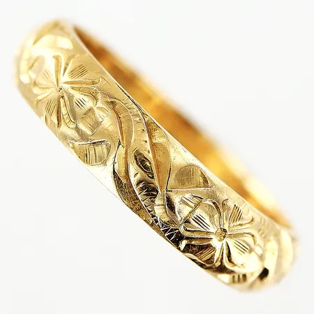 Ring mönstrad stl: 17, bredd 4,3mm, gravyr, 18K Vikt: 5 g
