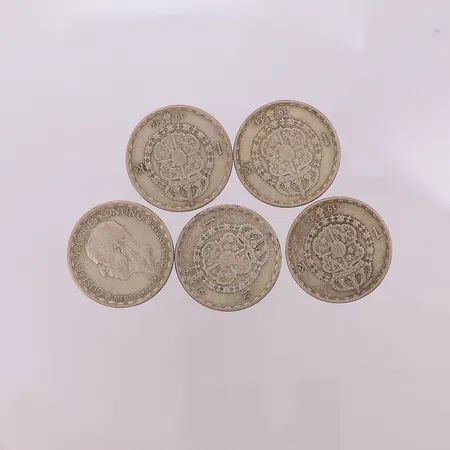 5 mynt Gustaf V 1943-1946, nominellt värde 1kr, silver 400/1000 Vikt: 34,8 g