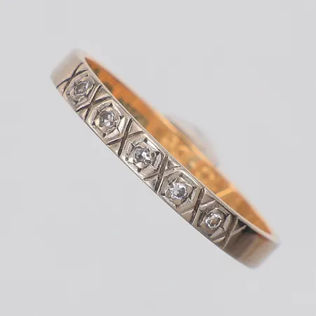 Ring diamanter 0,05ctv enligt gravyr stl:17½, gravyr, 18K Vikt: 2,2 g