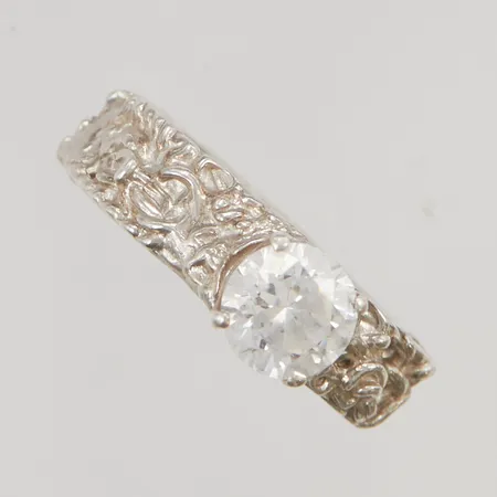 Ring Emma Israelsson "Princess" stl:19½ bredd 7mm bergkristall 925/1000 Silver 11,0g.