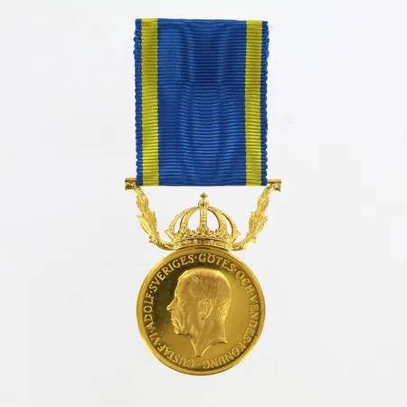 Medalj "För nit och redlighet i rikets tjänst", Gustav VI Adolf, gravyr, krona samt nål 18K, tygband, personlig gravyr, bruttovikt: 17,0gram, mynt 23K  Vikt: 0 g