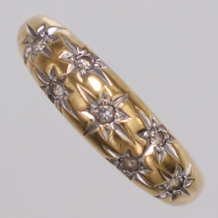 Ring vita stenar Guldfynd stl:17, bredd 2-5,6mm, 18K  Vikt: 2,6 g