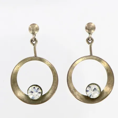 Örhängen med vita stenar Ø17mm, längd:30mm, silver 830/1000, saknar stoppar Vikt: 2,4 g