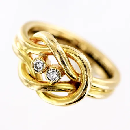 Ring med diamanter 2 x ca 0,03ct stl:17½, bredd 3,5-11mm, något skev, 18K Vikt: 8 g