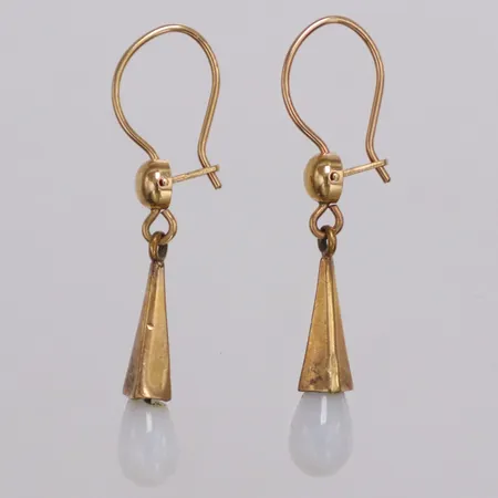 Ett par örhängen vita stenar längd 33mm, 18K  Vikt: 1,8 g