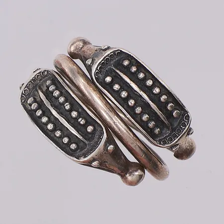 Ring mönstrad stl:16, silver 925/1000 Vikt: 5,8 g