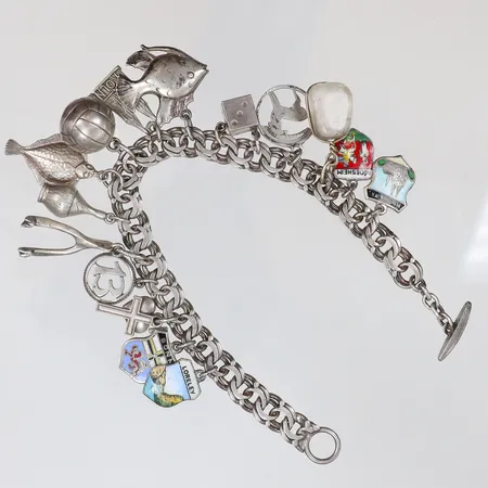 Armband Bismarck med berlocker 19cm bredd 7-30mm, delvis små defekter, silver 800-830/1000 Vikt: 35,7 g