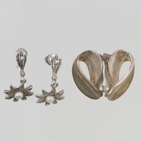 Två par örhängen 830-925/1000 Silver 11,3g.