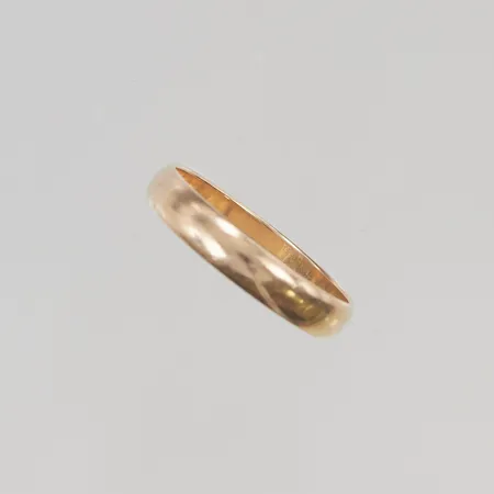 Ring stl:19 bredd 4mm gravyr 18K 3,2g.