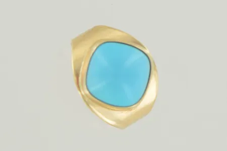 Ring med turkos stl:15¾ bredd 13 mm, 18K  Vikt: 3,2 g