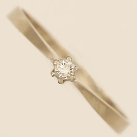 Ring med diamant 1xca0,03ct, stl:16 bredd 3mm BEH Bengt Hallberg Guldsmeds AB år 1980 vitguld, 18K  Vikt: 1 g