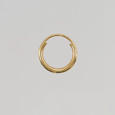Omaka örhänge 13mm 18K 0,3g.