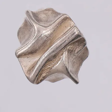 Ring stl:17, silver 830/1000 Vikt: 10,9 g