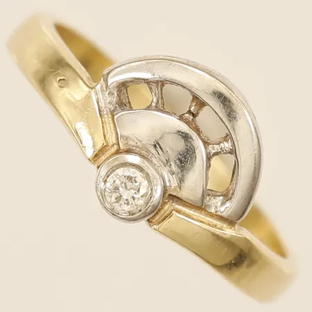 Hänge med diamant 0,01ct, stl: 14¼ bredd 1,3mm 14K  Vikt: 2 g