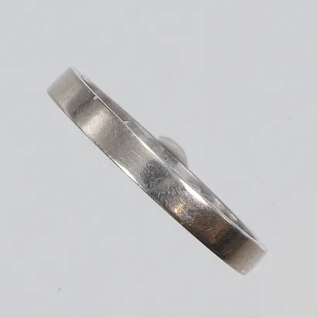 Ring vitguld, gravyr 18K Vikt: 2,5 g