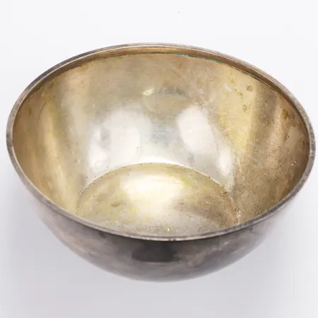 Skål höjd ca 5,5cm, bredd ca 12cm, KGMG Uppsala år 1925, monogramgravyr, 830/1000 silver Vikt: 95,8 g