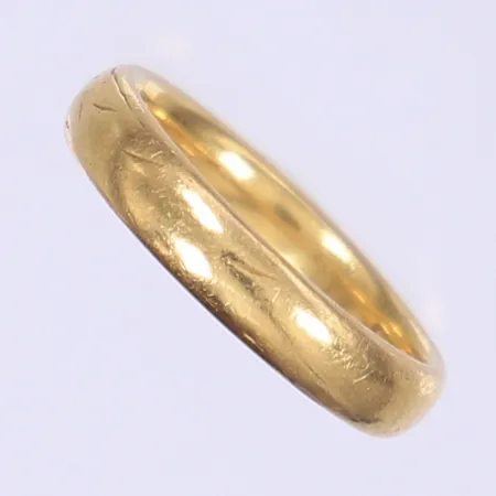 Ring slät stl:16¾ bredd 4mm 22K  Vikt: 5,5 g