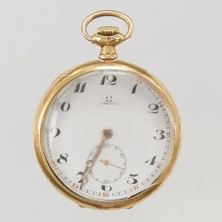 Fickur Omega 47mm defekt, boett lös (18K 9,8g) bruttovikt 73,2g.