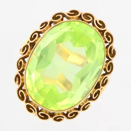 Ring med grön sten, stl 16¾, bredd ca 27mm, 14K Vikt: 12,9 g