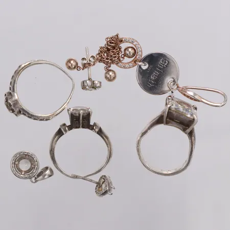 Diverse silversmycken, defekta, stenar saknas, 925/1000 silver Vikt: 20,5 g