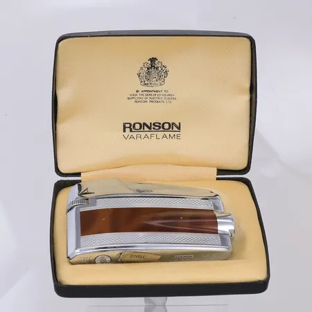 Tändare Ronson Varaflame, ej funktionstestad, stål, gravyr "BJ", original etui