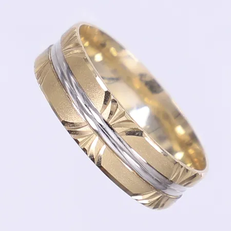 Ring mönstrad stl 21¼, bredd 7mm, tvåfärgad, 14K Vikt: 5,2 g