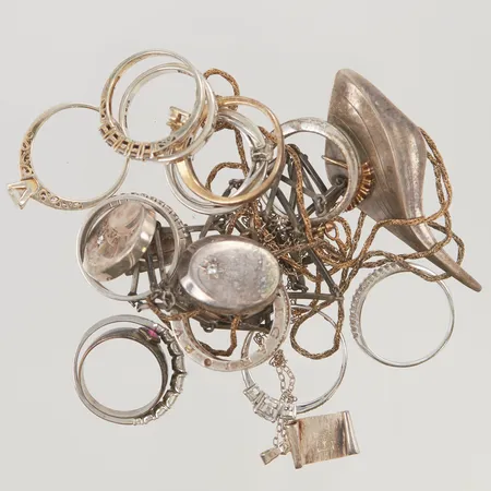 Diverse silversmycken delvis defekt 830-925/1000 Silver 69,9g.