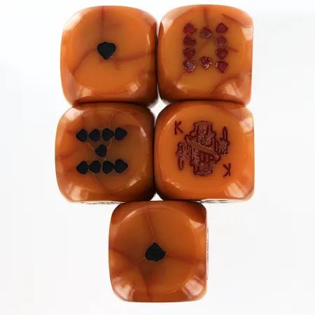 Pokertärningar ca 3x3cm troligen bakelit, 5 st i läderetui, 1900-tal.