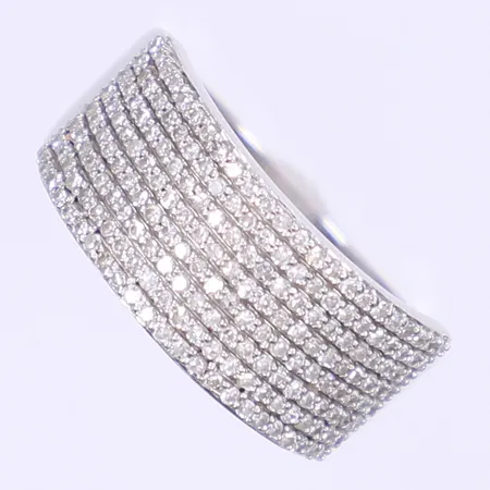 Ring med diamanter totalt ca 184xca 0,005ct stl: 16¾ bredd 2-9mm, Guldfynd, vitguld, 18K  Vikt: 4,3 g