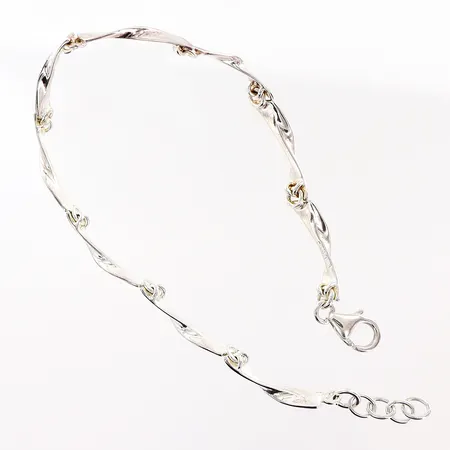 Armband halvstelt Guldfynd justerbar längd 18-20cm, bredd 2-5,5mm, silver 925/1000  Vikt: 6,8 g