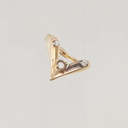 Ring diamant 1x ca 0,04ct stl:17¾ bredd 14mm en sten saknas, en vit sten, 14K 4,2g.