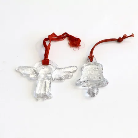 Glashängen ca 8cm, klocka, ängel av Bertil Vallien, nagg på ängeln
