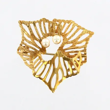 Brosch med odlade pärlor, längd ca 30mm, 18K Vikt: 4,2 g