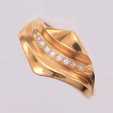 Ring diamanter 0,08ctv enligt gravyr stl:18¾, IBA, 18K Vikt: 10,2 g