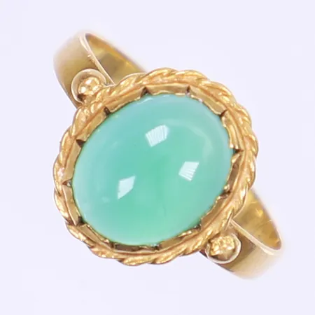 Ring med grön sten stl: 16½ bredd 2-13mm 18K  Vikt: 2,2 g