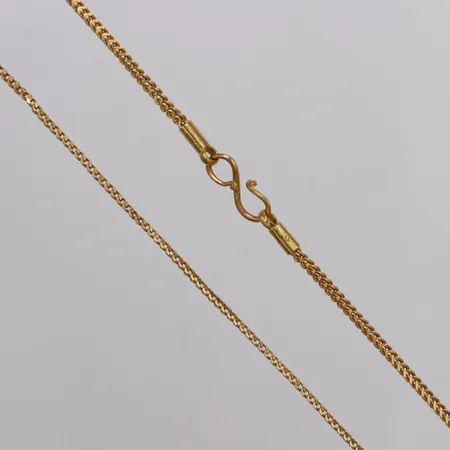 Kedja Rävsvans längd 45,5cm, bredd 1,5mm, s-lås, ojämn, 22K  Vikt: 6 g