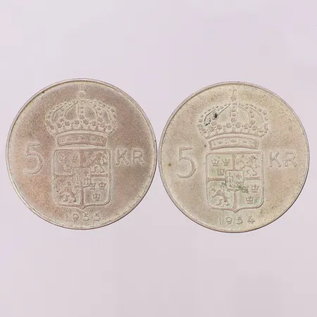 2 mynt Gustaf VI Adolf 1954-1955, nominellt värde 5kr, silver 400/1000 Vikt: 36,1 g