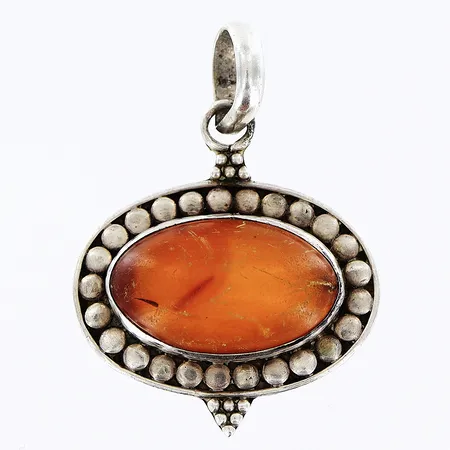 Hänge med bärnsten 50x48mm, repor på sten, ostämplad silver  Vikt: 14,3 g