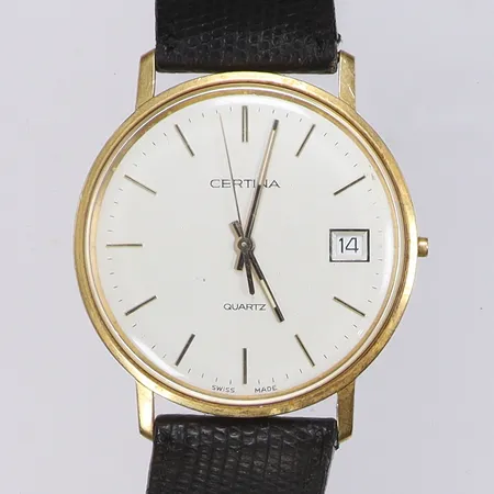 Herrur Certina 18K Ø34mm ref nr. 115.9299.68, gravyr, defekt saknar krona går ej, guld i boetten, defekt läderband bruttovikt 28g 
