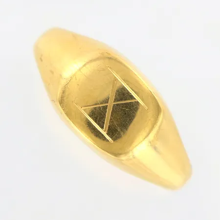 Klackring stl 20¼, bredd ca 9mm, gravyr, 18K Vikt: 9,2 g