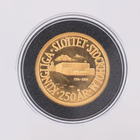 Minnesmynt Stockholms Slott 250 år 1754-2004 Ø26mm, nominellt värde 2000kr, etui Sveriges Riksbank, informationsblad, 21,6K Vikt: 12,1 g