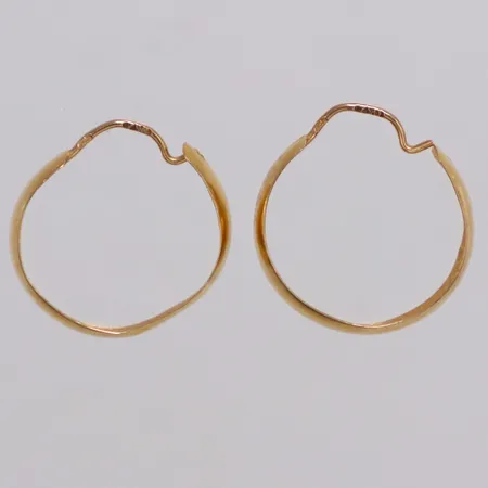 Ett par örhängen längd 16mm, buckliga, 18K  Vikt: 1,2 g
