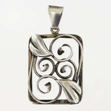 Hänge 42x25mm, genombruten dekor, silver 830/1000 Vikt: 4,5 g