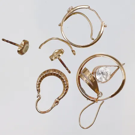 Diverse guld, defekt, 18K Vikt: 4,1 g