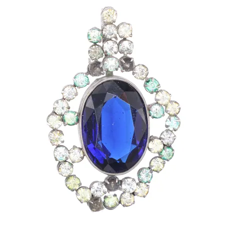Hänge med strass 29x42mm, skevheter, strass saknas, troligen tidigt 1900-tal, silver 830/1000 Vikt: 10,1 g