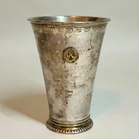 Pokal 13,5cm, gravyr, silver 830/1000 Vikt: 185,9 g