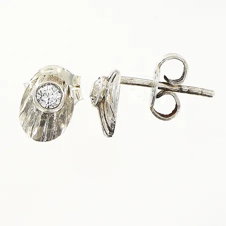 Örhängen 8x6mm vit sten, silver 925/1000. Vikt: 1,1 g
