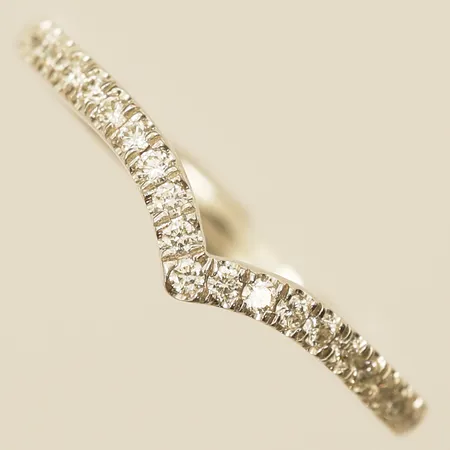 Ring diamanter 21xaca0,01ct, stl:17½, bredd 1,7mm,18K  Vikt: 2,6 g