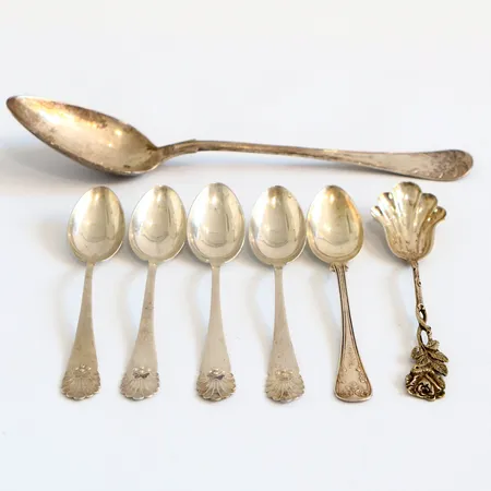 7 skedar olika modeller, silver 830/1000 Vikt: 134,4 g