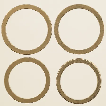 Fyra ringar vitguld, stl 16½-18½, bredd 1,9mm, 18K  Vikt: 14,6 g